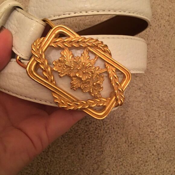 Medallion Leather White Belt with Gold Buckle main image 4